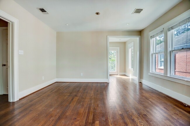 Building Photo - 2510 Kingston St