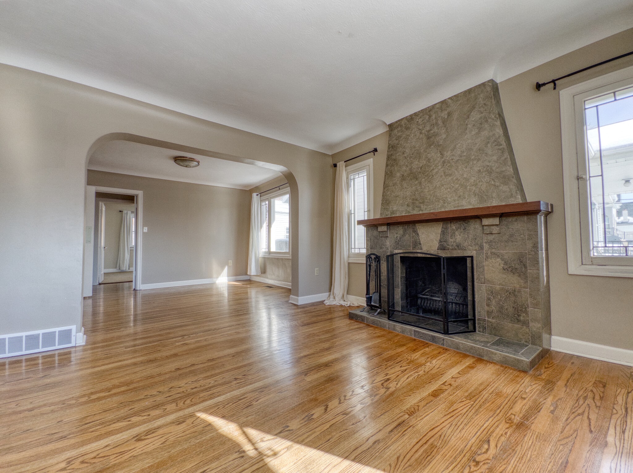 Building Photo - 483 E 8th Ave