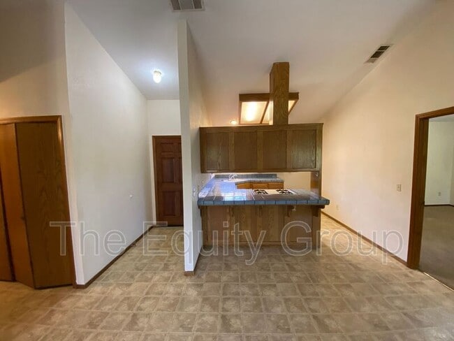 Building Photo - 1348 E Ferguson Ct
