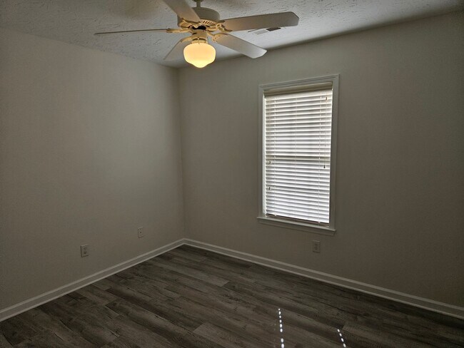 Building Photo - 3 bedroom, 2 bath home in the Neighborhoods of Holly Ridge Community