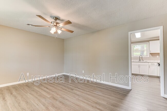 Building Photo - 2328 Prague Ct