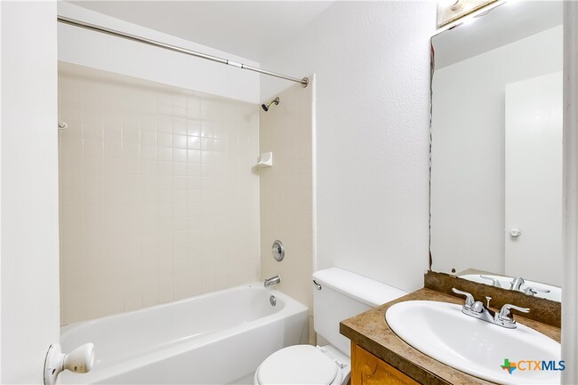 Building Photo - 4005 Doraine Ct