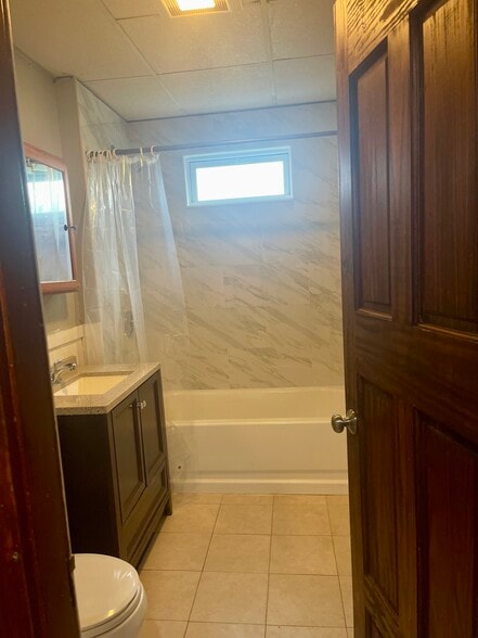 Bathroom - 348 Rollstone St