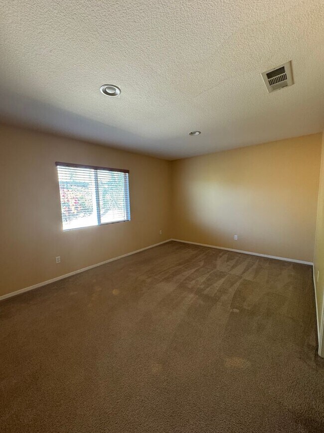 Building Photo - MOVE-IN SPECIAL!! Welcome to Your New Home In Winchester