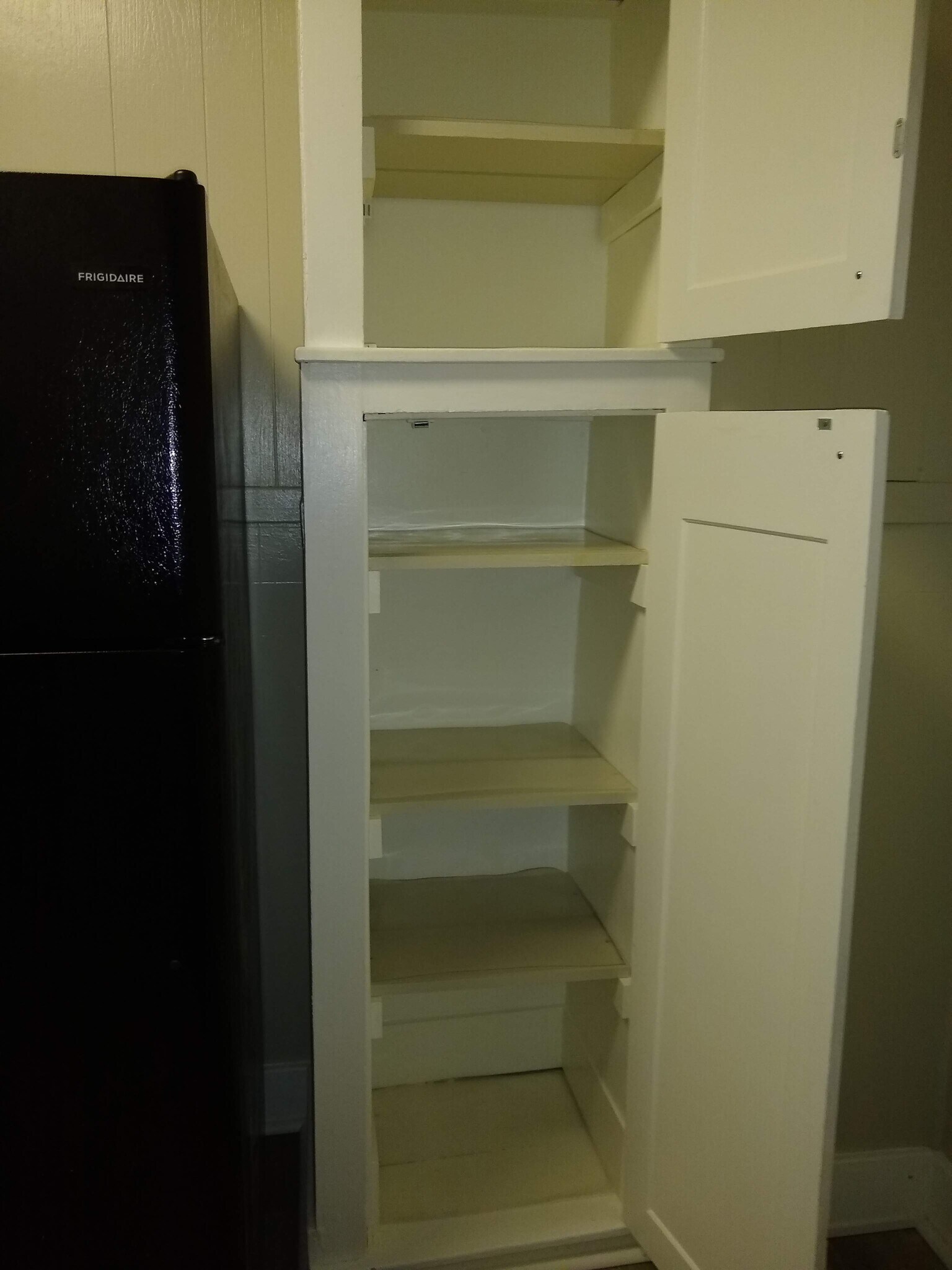 Building Photo - 19 Sheffield Ave