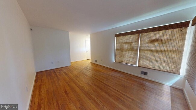 Building Photo - 6415 Potomac Ave