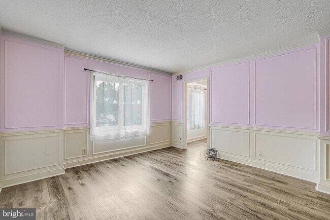 Building Photo - 205 Yoakum Pkwy