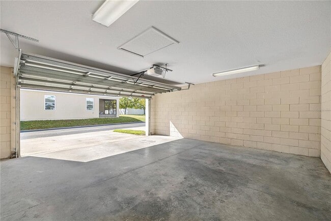 Building Photo - 7819 Hardenton St