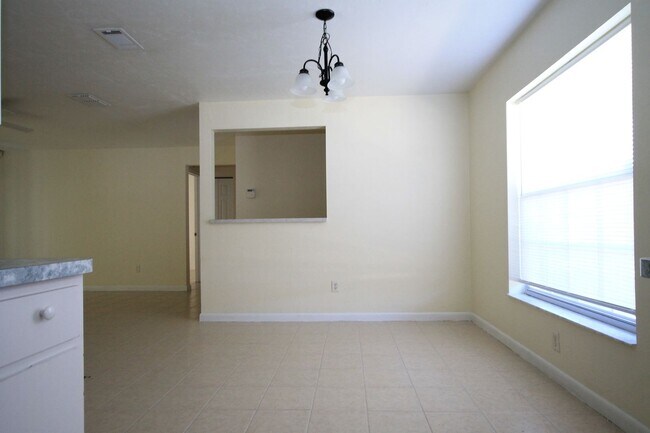 Building Photo - Lovely 3 bd/2 ba home in Summerfield!