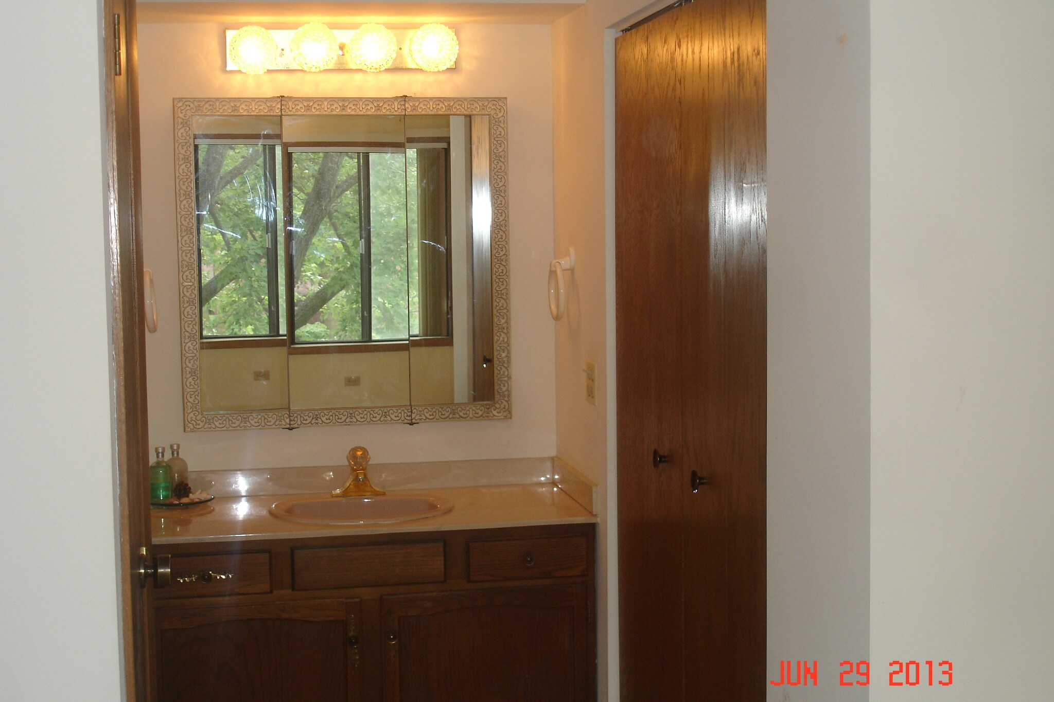 Building Photo - 80 S Pleasant Rd