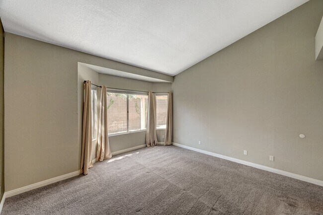 Building Photo - One-of-A-Kind 2 Story, 3 Bedroom with 3 Full Baths Home in the Heart of Summerlin!