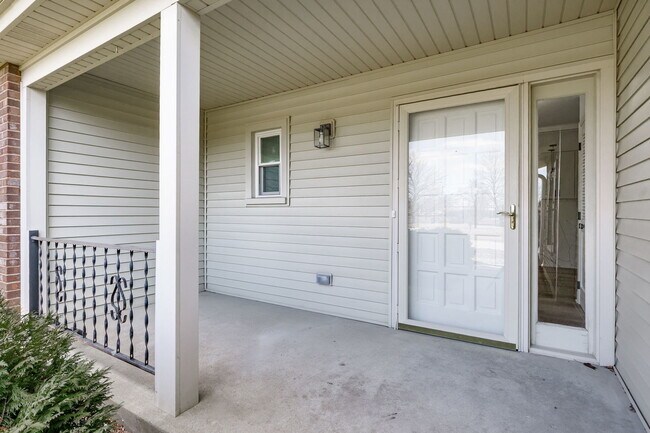 Building Photo - 1225 Radcliffe Rd