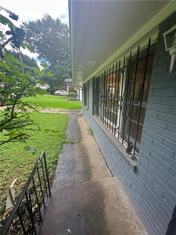 Building Photo - 349 Laquita Dr SE