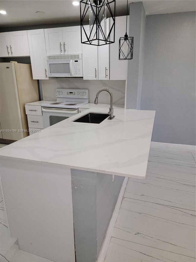 Building Photo - 1710 SW 70th Way