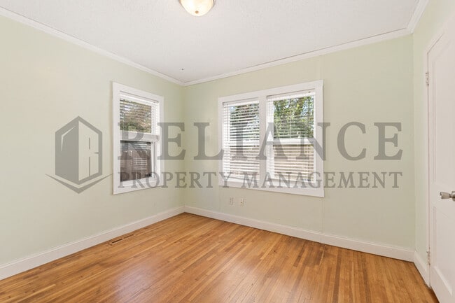 Building Photo - 5433 E Murdock St