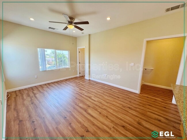 Building Photo - 4501 1/2 S Gramercy Pl