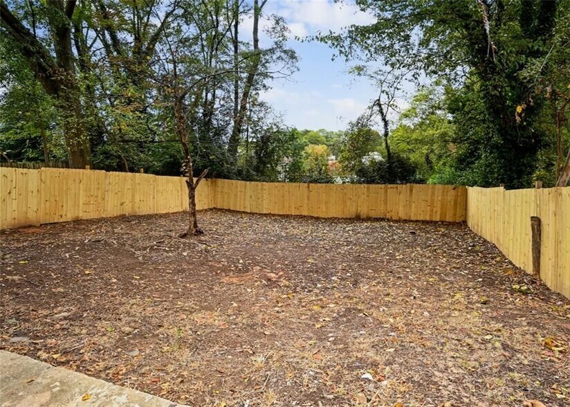 Building Photo - 1271 Pine Ave