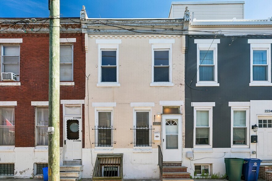 Building Photo - 2222 Watkins St