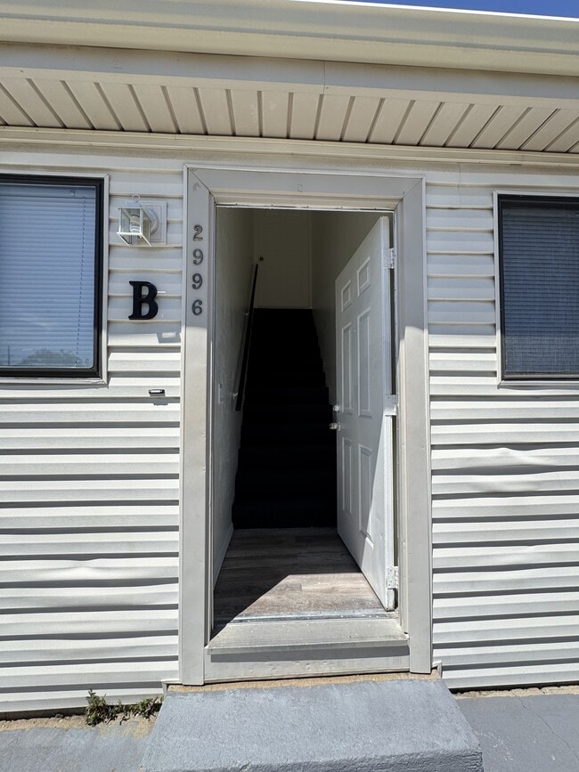 Building Photo - 2996 N Truwood Dr