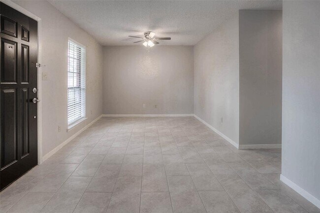 Building Photo - 3011 Sand Dr