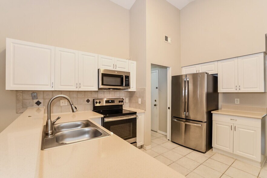 Building Photo - 12609 Whiterapids Dr