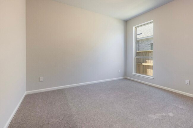 Building Photo - 5034 Morrison Dr