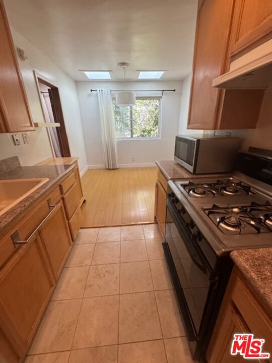 Building Photo - 12205 Gorham Ave