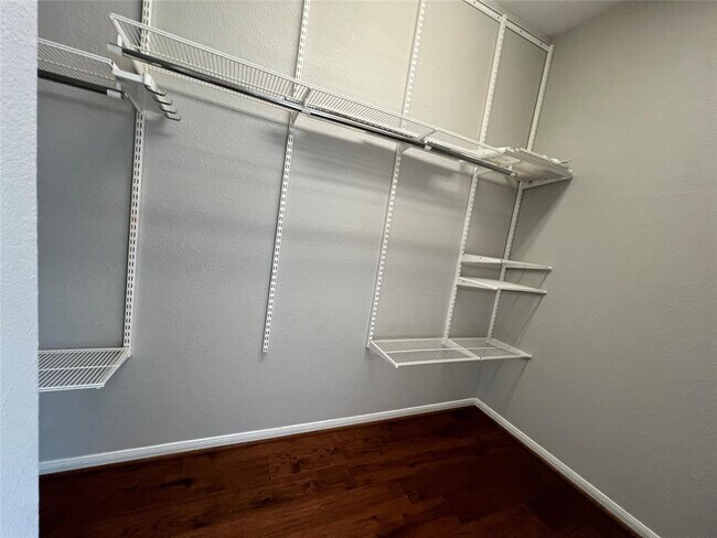 Building Photo - 146 Black Swan Pl