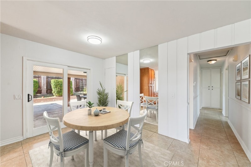 Building Photo - 4710 Avenida Del Este