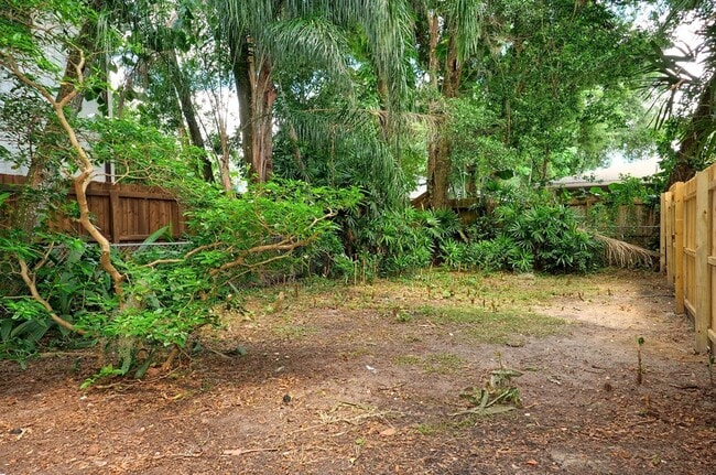 Building Photo - Spacious 2/2 Maitland Townhome with large ...