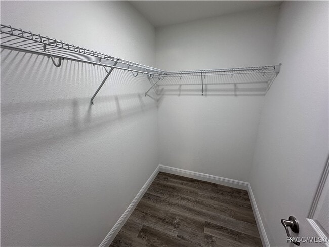 Building Photo - 2854 W Edison Pl