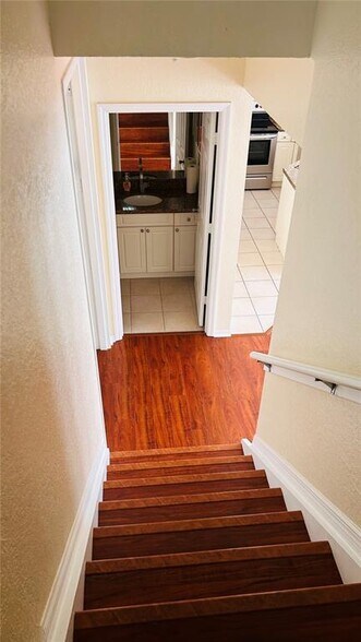 Building Photo - 6732 W Sample Rd