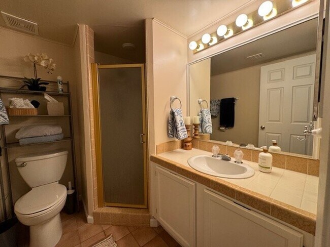 Building Photo - Riverfront 2BR 2BA Furnished Condo on GROUND LEVEL W/Garage and UTILITIES Included AVAIL 4/1/26