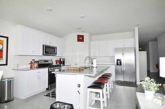 Building Photo - 2513 Ponca Dr