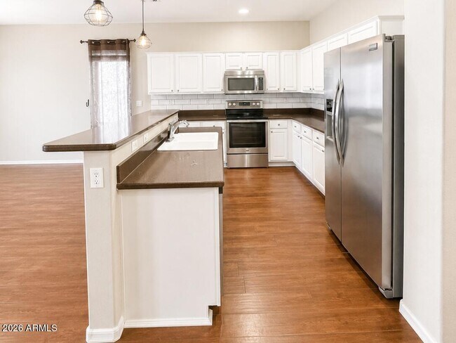 Building Photo - 17636 W Maui Ln