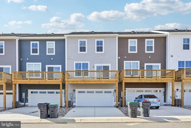 Building Photo - 8816 Selby Ct
