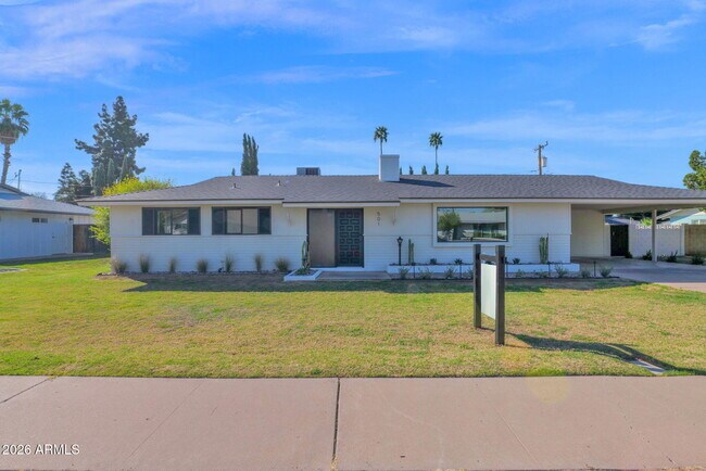 Building Photo - 501 W Seldon Ln