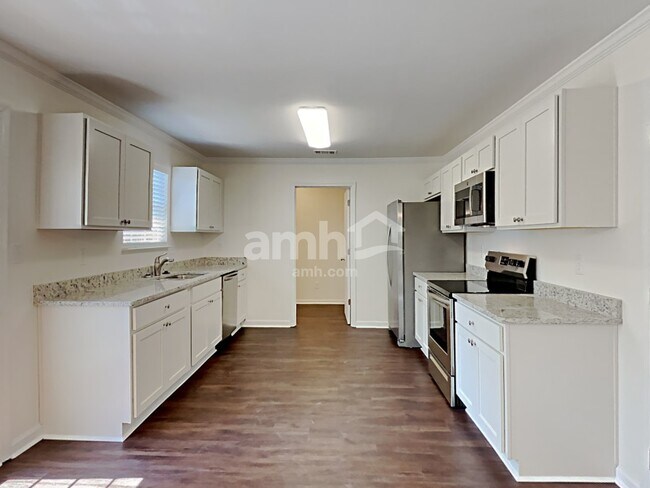 Building Photo - 4204 Birch Dr