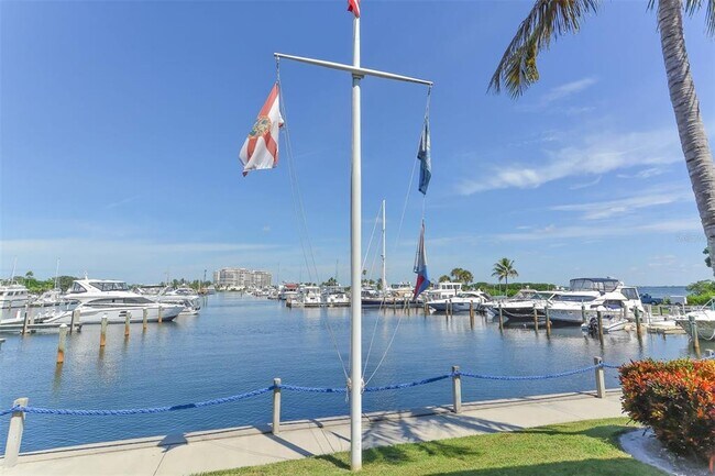 Building Photo - 575 Sanctuary Dr