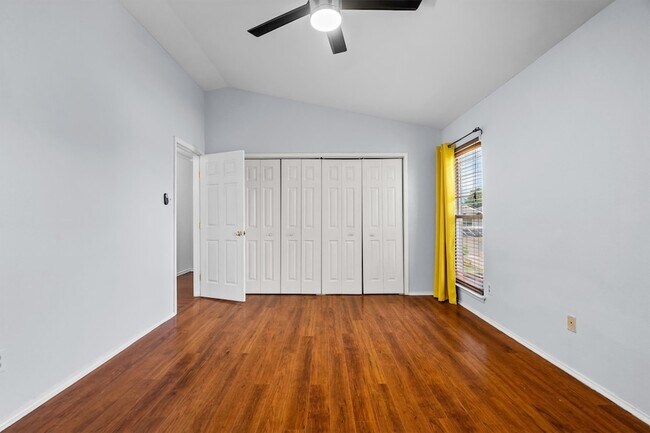 Building Photo - 1524 Briarcrest Dr