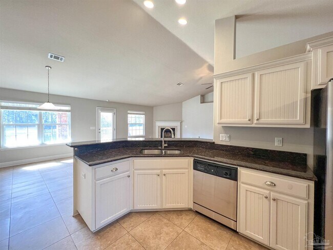 Building Photo - 5588 Inspiration Street