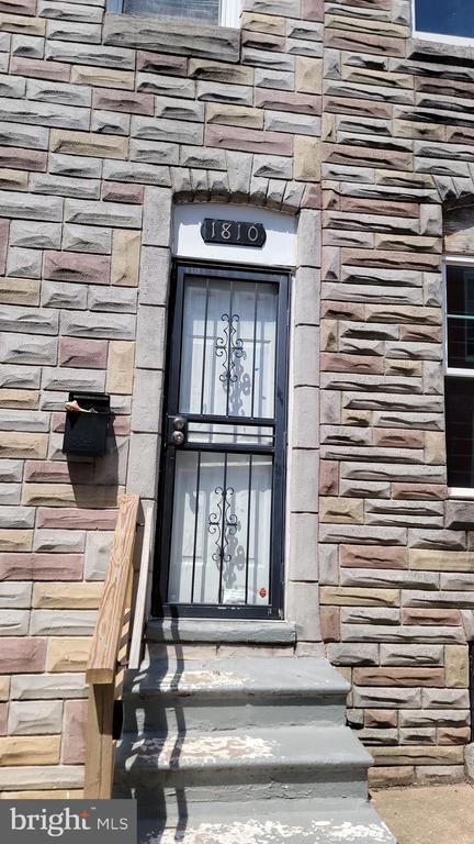 Building Photo - 1810 N Chapel St