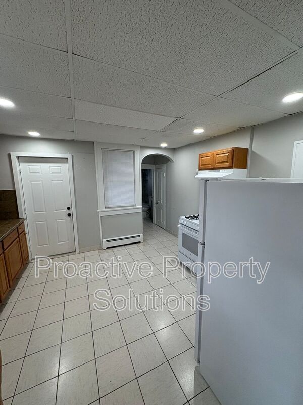 Building Photo - 534 Cherry St