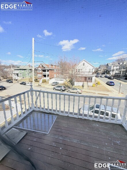 Building Photo - 72 Hunnewell Ave