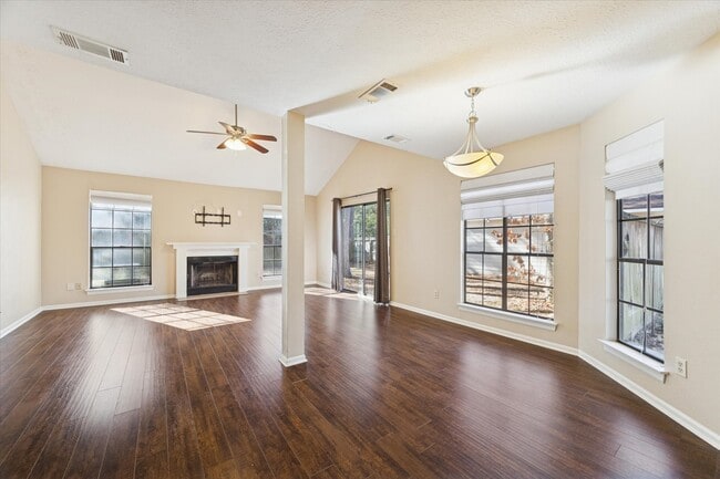 Building Photo - 22 Camberwell Ct