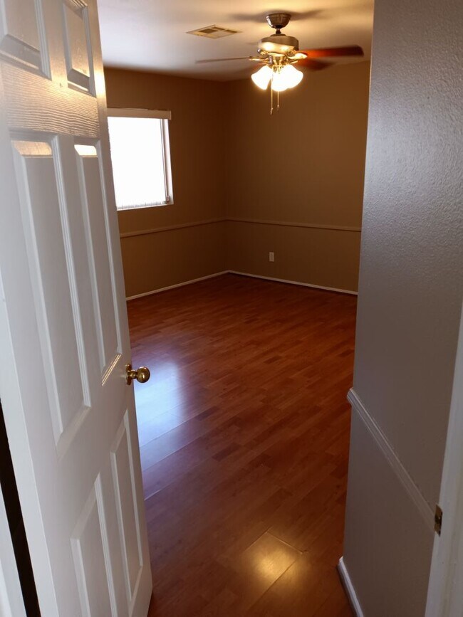 Building Photo - Adorable Single Story 3/2/2 car Ready Now