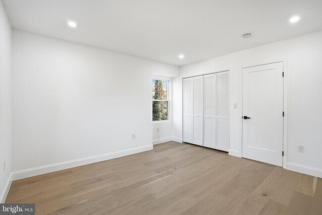 Building Photo - 10704 Howerton Ave