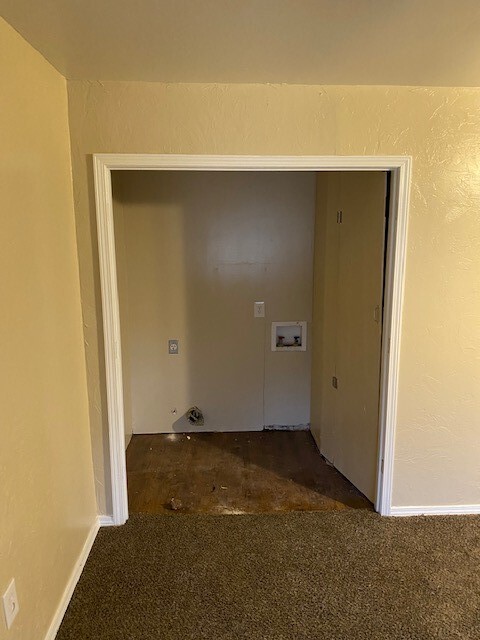 Building Photo - 204 Hardesty Dr