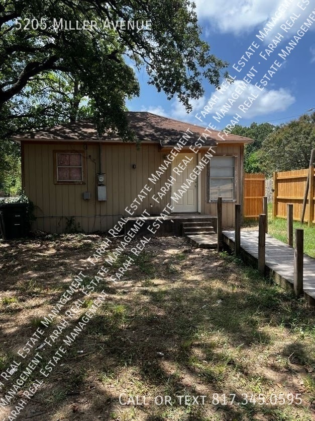 Building Photo - 5205 Miller Ave