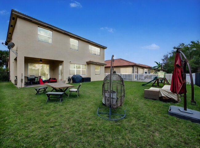 Building Photo - 11316 SW Barton Way